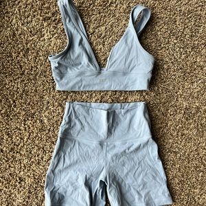 SET ACTIVE - Sportbody Bike Shorts and Sport V Bra